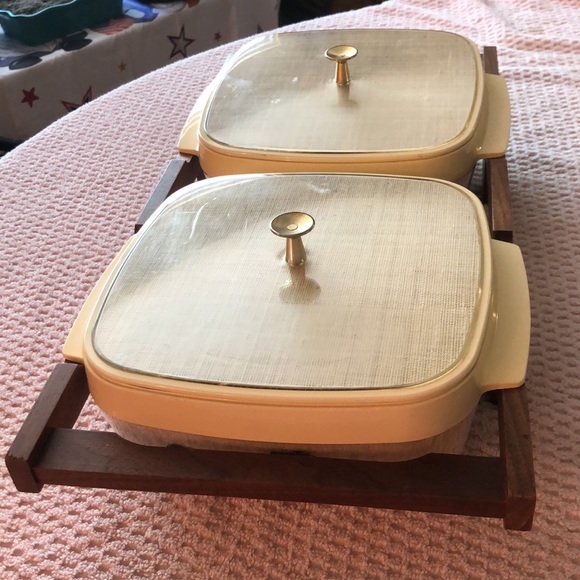 Vtg Thermo Serv Casserole Dishes w/wood stand Beach Design 2QTs each - Picture 2 of 10